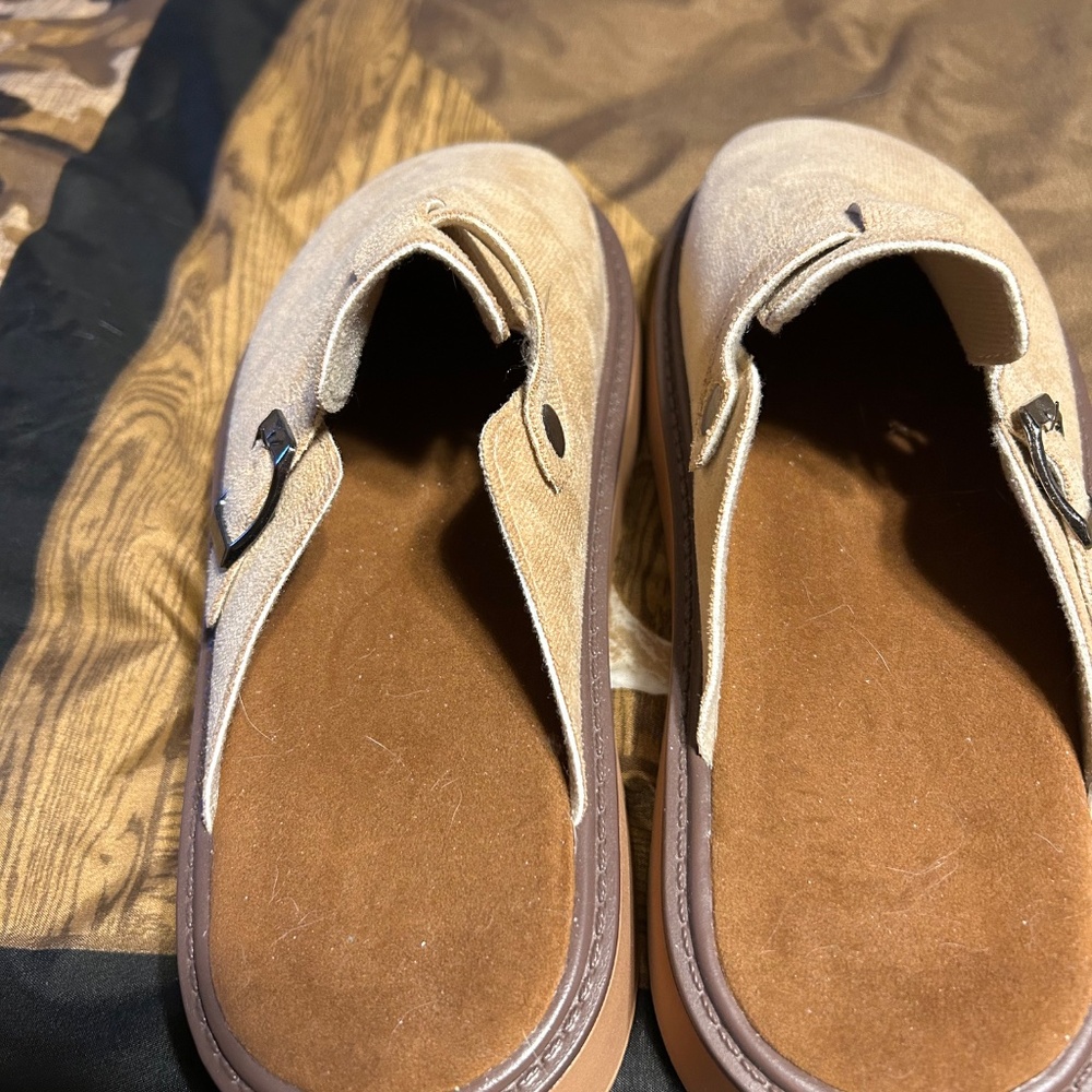 Women's Clogs - Picture 3 of 4